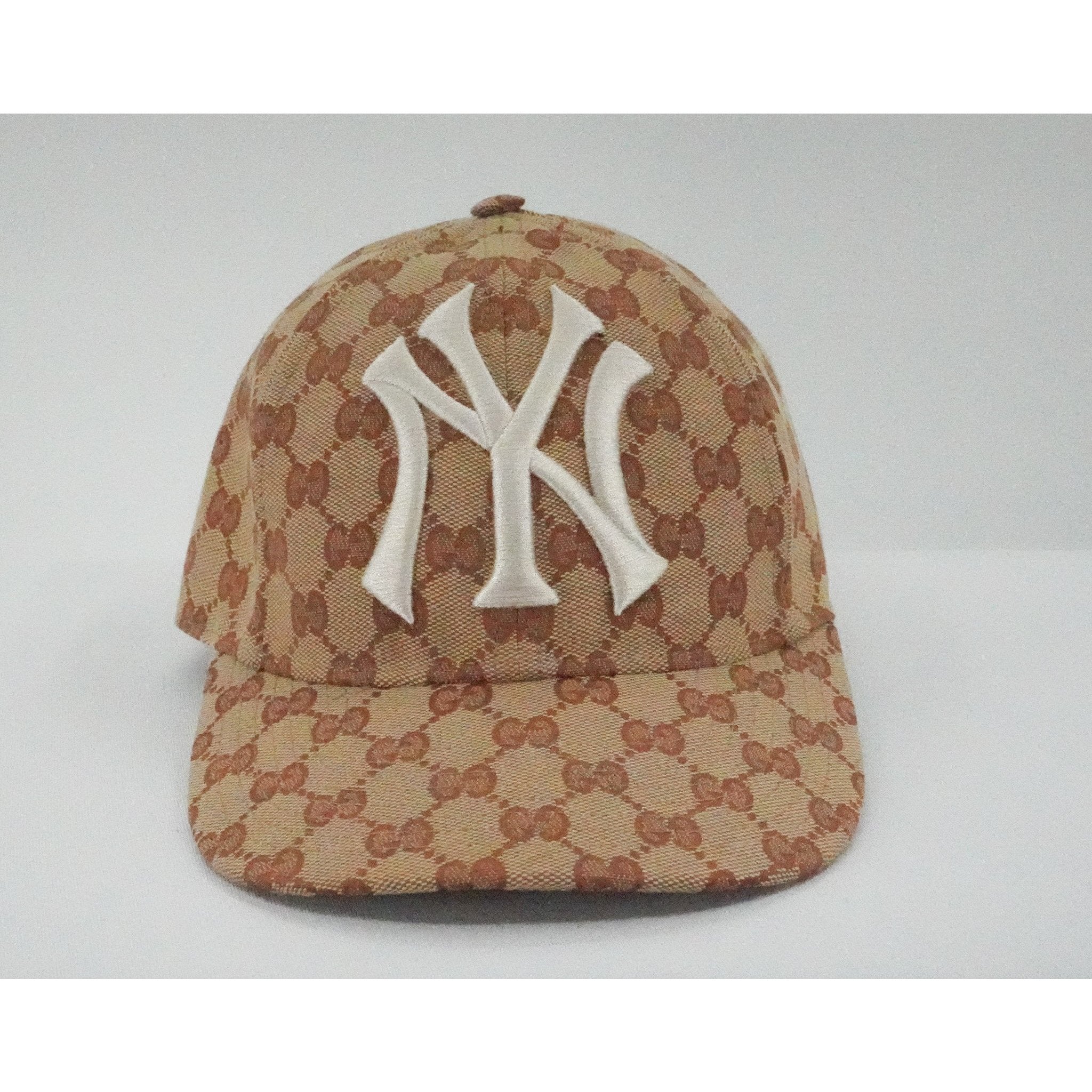 GUCCI Adjustable Baseball NY Yankee hat. - nécessité